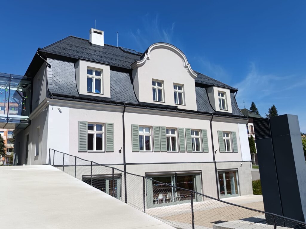 kridlove okenice voivo rekonstrukce vily svetla2