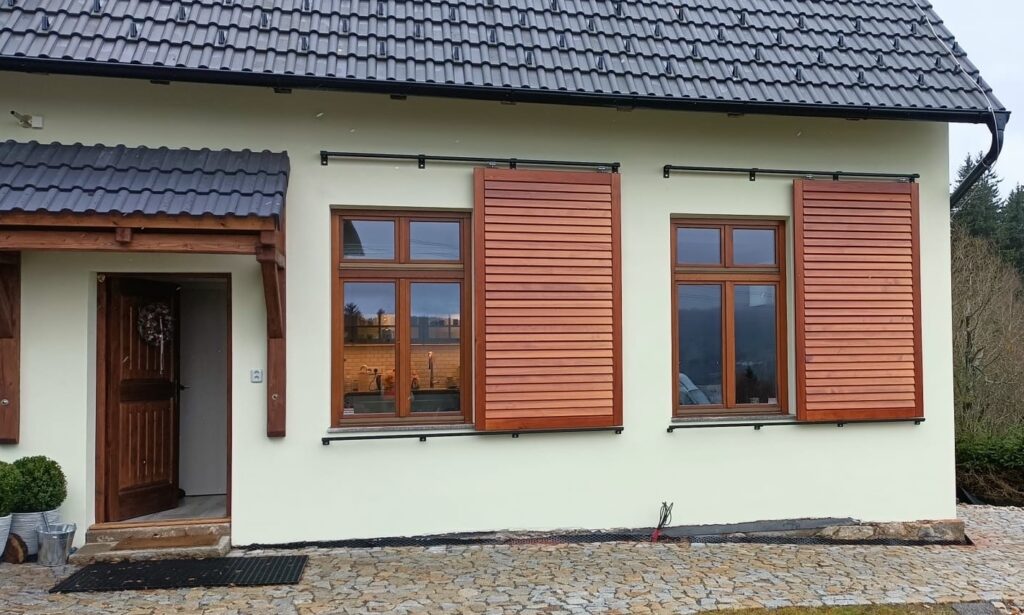 Drevene okenice VOIVO spaletova okna 1