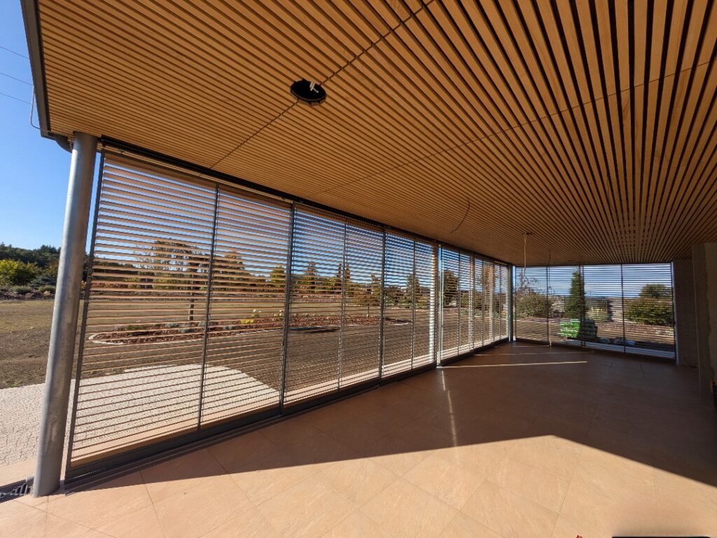 zastineni pergoly okenice voivo pohled zevnitr